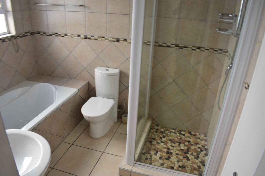4 Bedroom Property for Sale in Beacon Bay Eastern Cape
